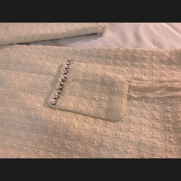 Tweed skirt with embroidery - Picture 2 of 3